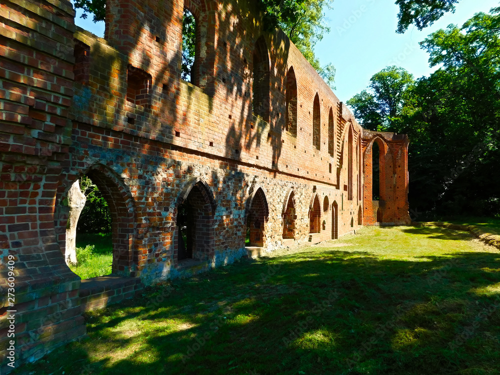 Ruine eines im Dreißigjährigen Krieg zerstörten Zisterzienserinnen-Klosters