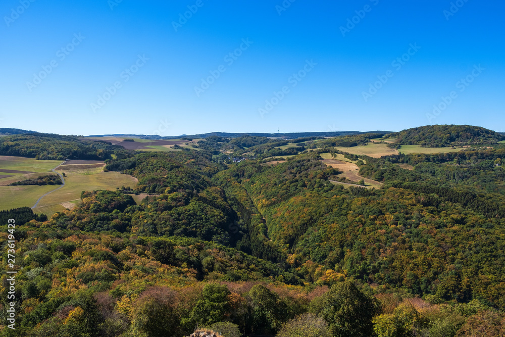 Fototapeta premium Blick in die Landschaft der Vulkaneifel