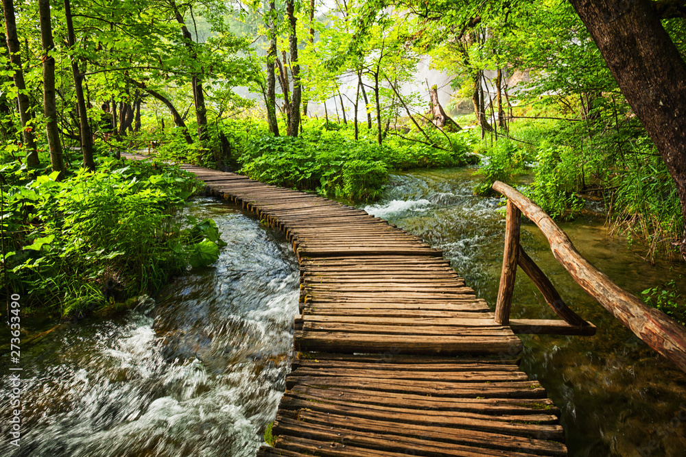 Fototapeta premium piękne wodospady w Parku Narodowym Jezior Plitwickich w Chorwacji