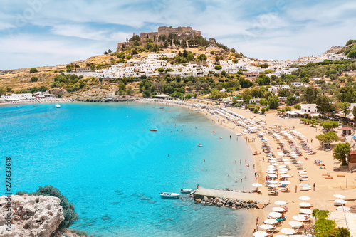 Φωτογραφία Idyllic Paradise landscape of the resort town of Lindos on the island of Rhodes, Greece