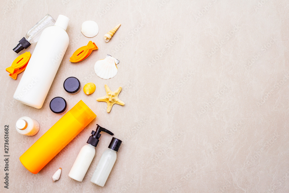 Naklejka premium Summer travel and vacation make up concept