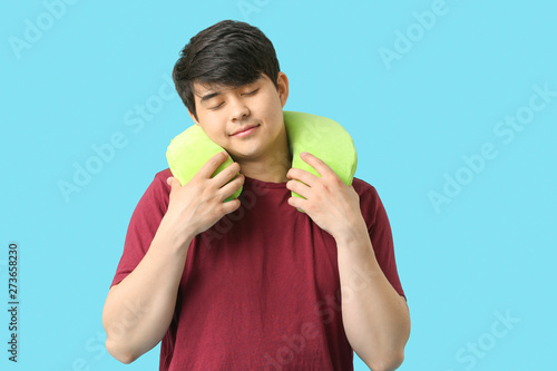 Handsome young man with tra...