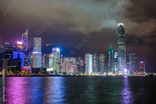 香港 湾仔から中環方面の夜景 曇天 © 健太 上田