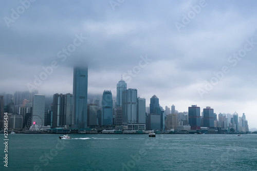 香港 ビクトリアハーバー 曇天