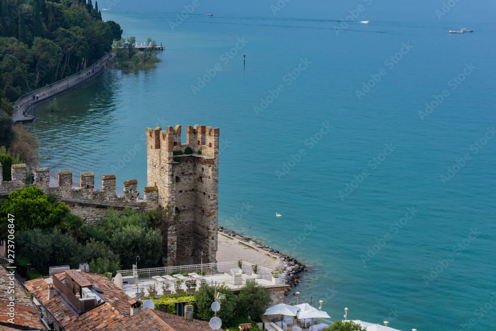 Naklejka premium Castello Scaligero Di Sirmione (Sirmione Castle), from 14th Century at Lake Garda, Sirmione, Italy