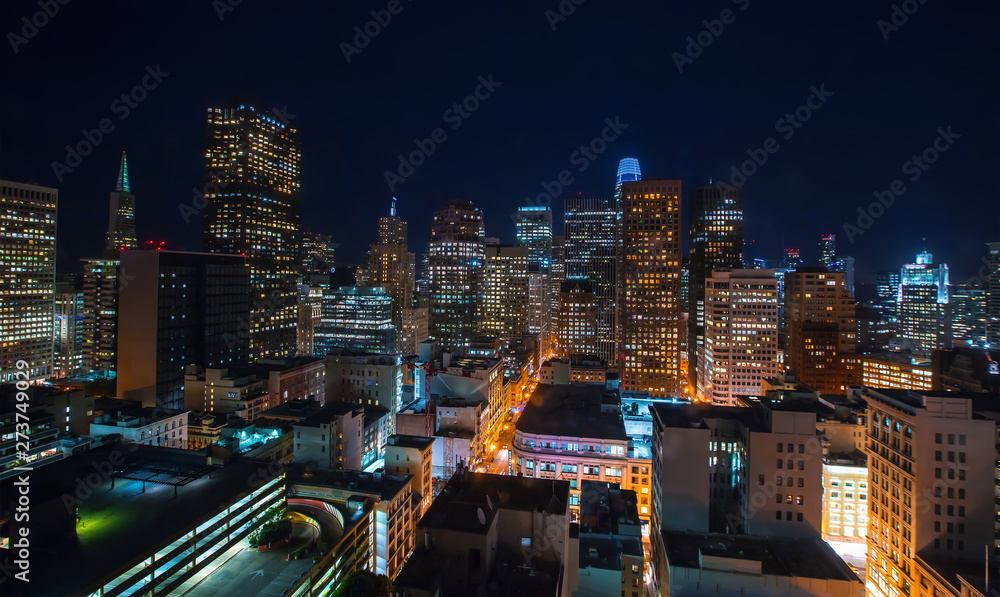 Fototapeta premium Downtown San Francisco skyline buildings and skyscrapers