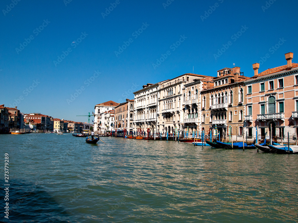 Obraz premium Cruising in Venice, Italy