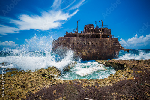 Foto Shipwreck klein curacao at sea