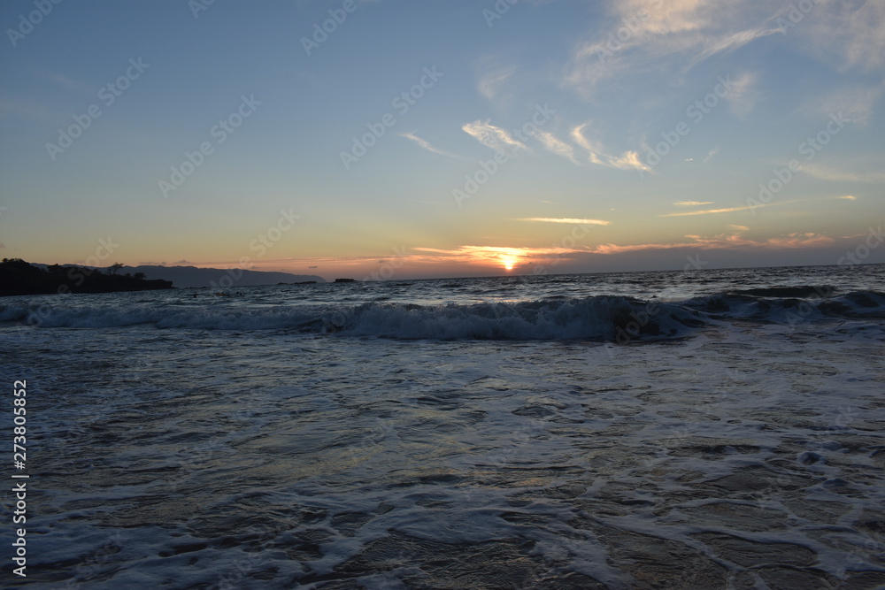 Fototapeta premium Waimea Beach at Sunset Oahu Island Hawaii USA 