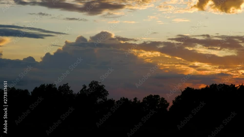 Dramatic Sunset With Sun Rays Coming Thru Clouds, Colorful Sky Background HD Dramatic Sunset With Sun Rays Coming Thru Clouds, Colorful Sky Background HD