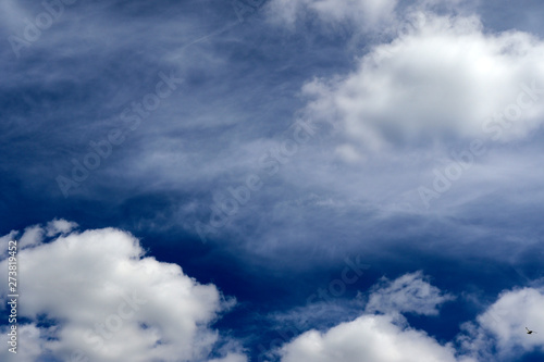 Fototapeta Naklejka Na Ścianę i Meble -  beautiful blue sky with white clouds