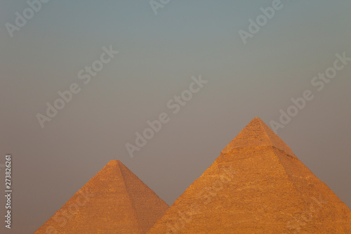 Kefrén y Gran Pirámide,Pirámides de Giza, Meseta de Giza, El Cairo, Valle del Nilo, Egipto. photo