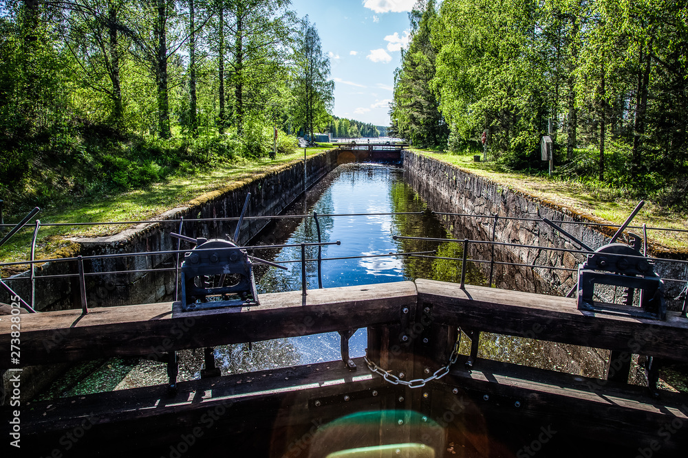 Fototapeta premium Canal on a Sunny summer day