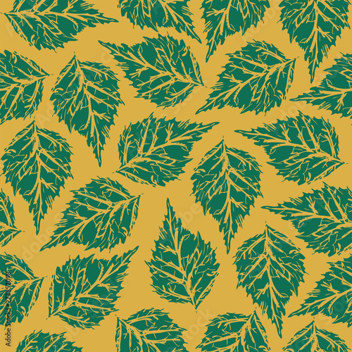 Seamless vector pattern with leaves. Autumn background.