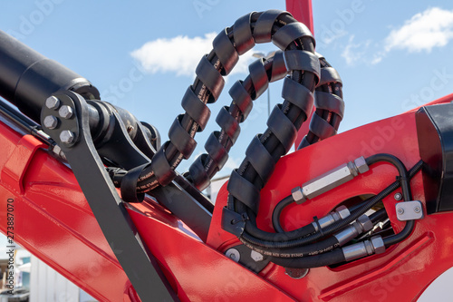 Hydraulic hoses, tubing connections with hydraulic fluid