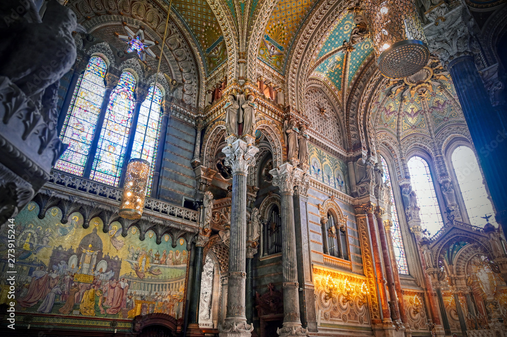 Obraz premium LYON, FRANCE - JUNE 13, 2019 : The Basilica Notre Dame de Fourviere, built between 1872 and 1884, located in Lyon, France.