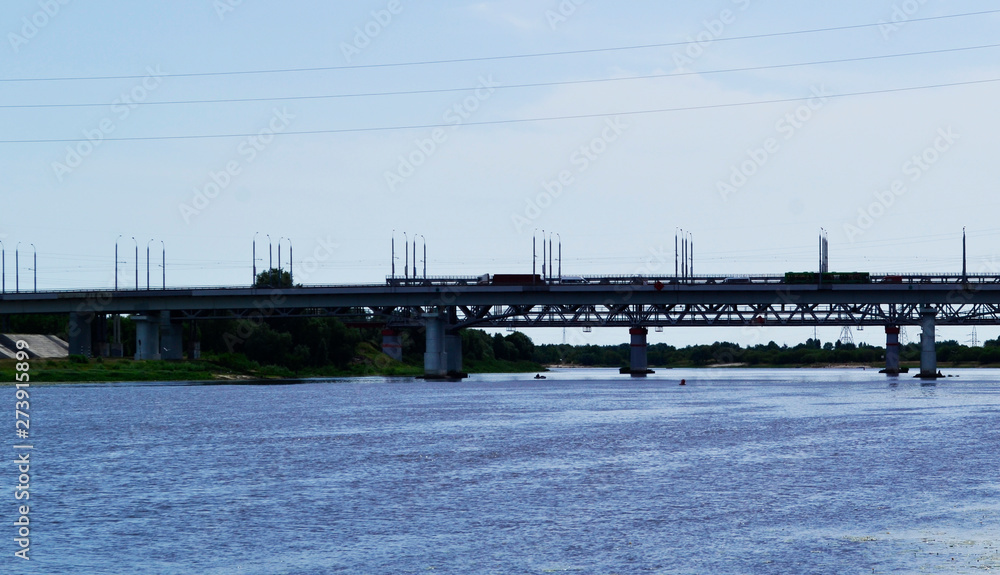 Obraz premium bridge over the river