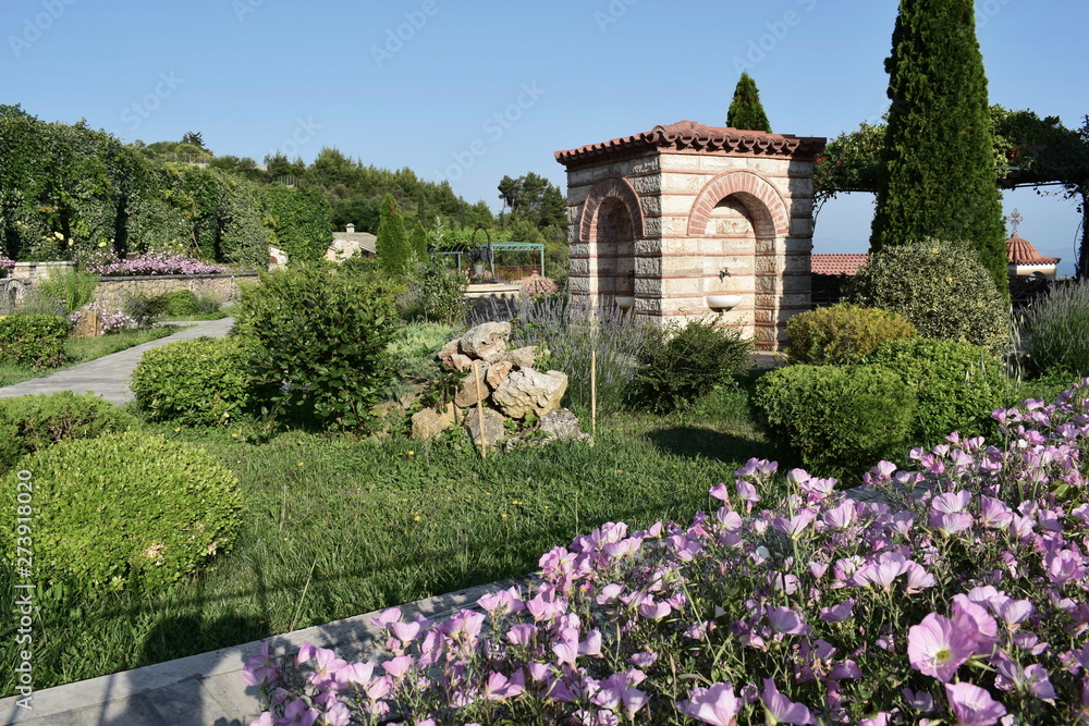 Naklejka premium Flowers in a Greek Monastery