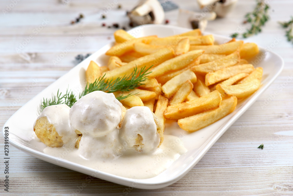meat balls with French fries