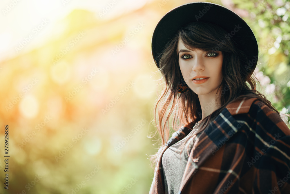 lady in hat lady in hat