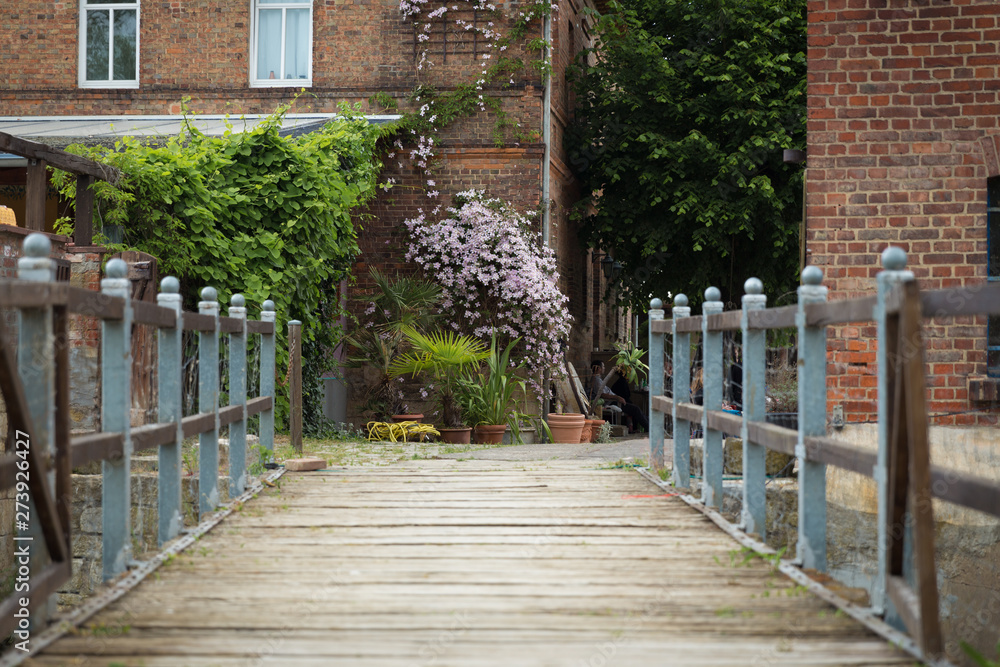 Brücke zur Wassermühle Brücke zur Wassermühle