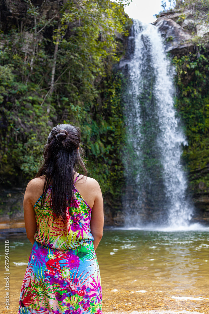 Mulher na cachoeira Mulher na cachoeira