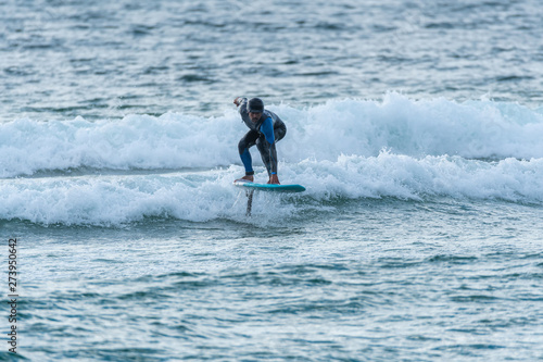 Hidrofoil surfer © homydesign