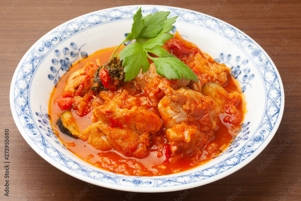 鶏肉のトマト煮とバターライス