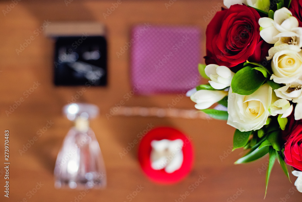 wedding rings and roses wedding rings and roses