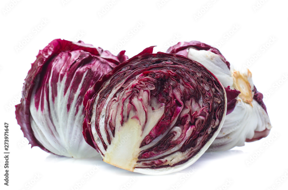 Fototapeta premium Radicchio, czerwona sałatka na białym tle