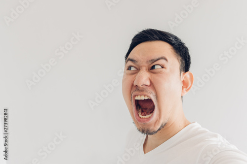 Foto Close up face of angry man selfie himself.