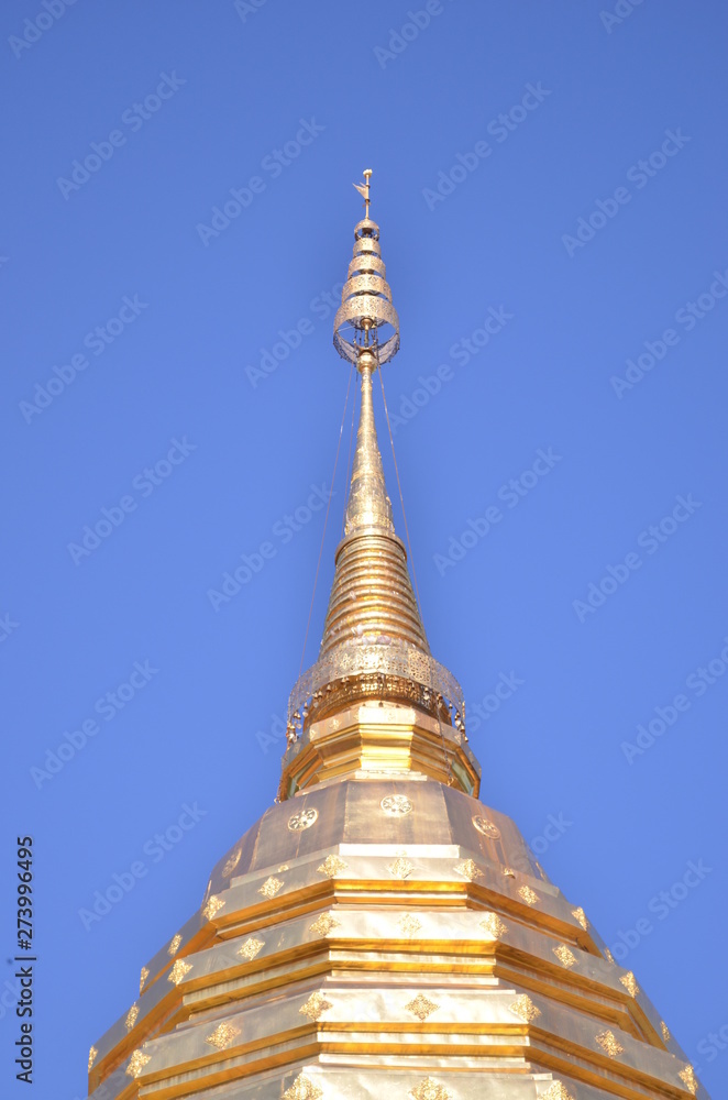 Fototapeta premium golden pagoda in thailand