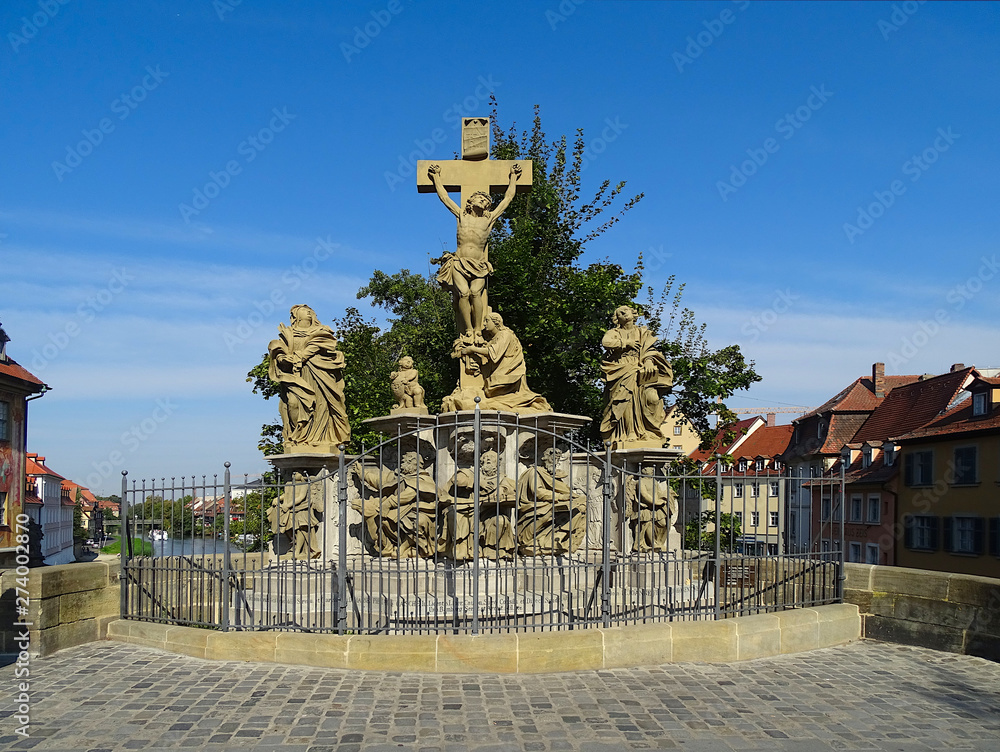 Die 300 Jahre alte Kreuzigungsgruppe, in Bamberg 
