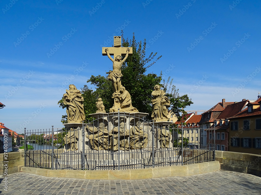 Die 300 Jahre alte Kreuzigungsgruppe, in Bamberg 