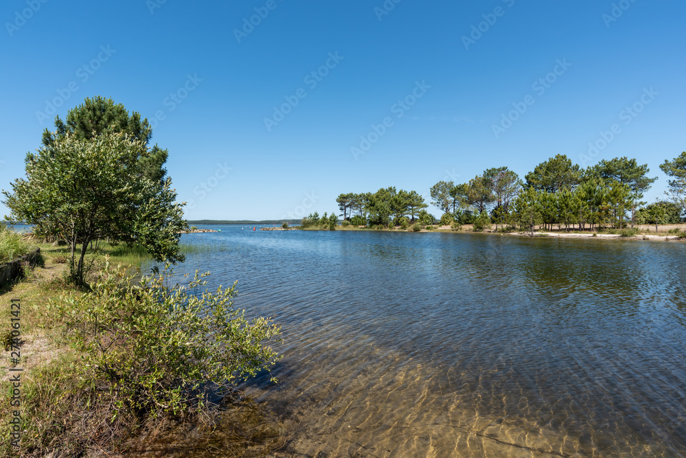 HOURTIN (Gironde, France), le lac