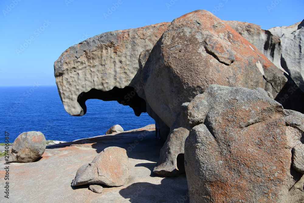Licht und Schatten an den Remarkable Rocks an der Küste von Kangaroo Island in Australien