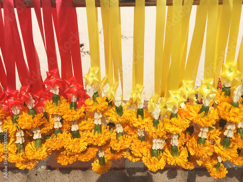 Flowers steering for Buddhist worship