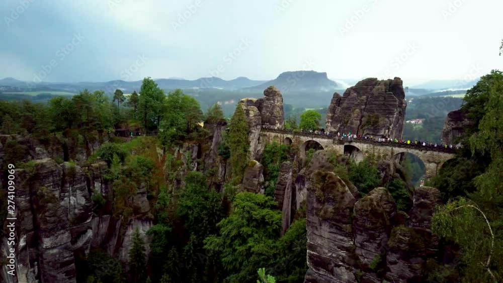 Bastei - Brücke der Sächsischen Schweiz bei Dresden, Deutschland in 4k Bastei - Brücke der Sächsischen Schweiz bei Dresden, Deutschland in 4k