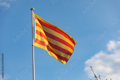 Photos Catalan flag waving on the wind (senyera)