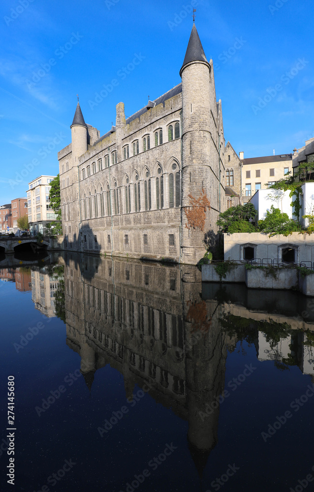 Fototapeta premium Geeraard the Devil is a 13th century gothic architecture building in Ghent, Belgium