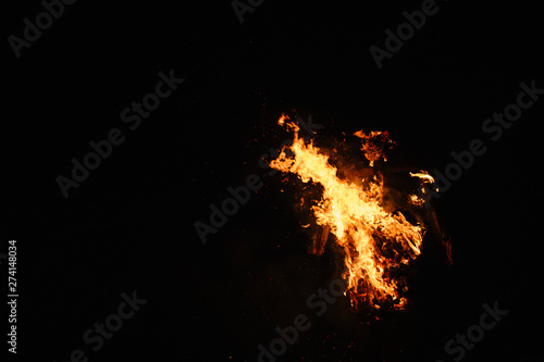 Muñeco en llamas 6 © LuksM