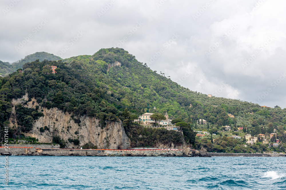 Obraz premium Small city from the sea