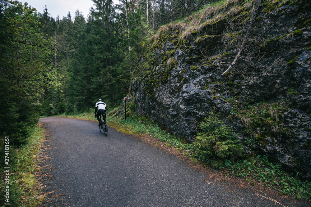 Obraz premium road bicycle driving