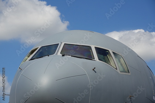 avion gris coté © franz massard