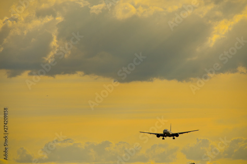 avion vol transport aerien aéroport pilote ciel