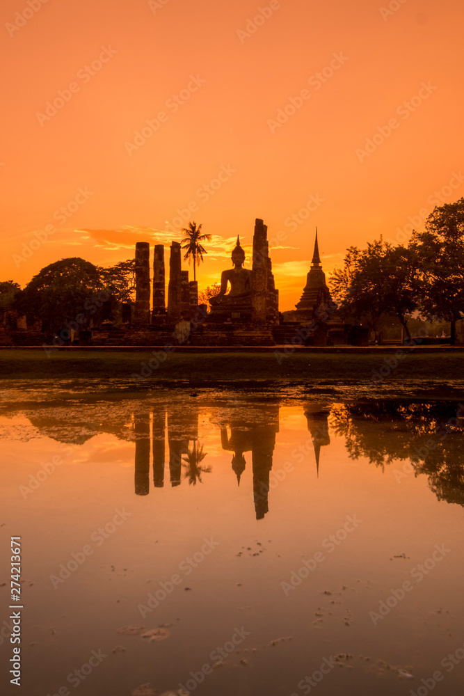 Obraz premium ASIA THAILAND SUKHOTHAI WAT MAHATHAT BUDDHA
