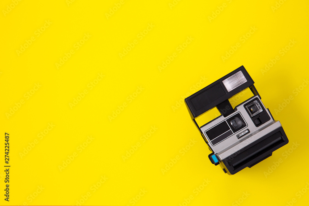 Fototapeta premium unbranded instant camera