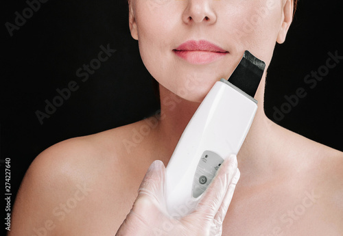 hardware facial cleansing of the model,