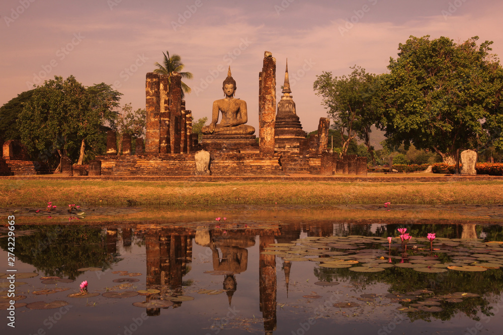 Fototapeta premium ASIA THAILAND SUKHOTHAI TEMPLE MAHATHAT