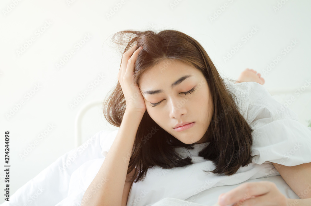 People read sleeping books.. People read sleeping books..